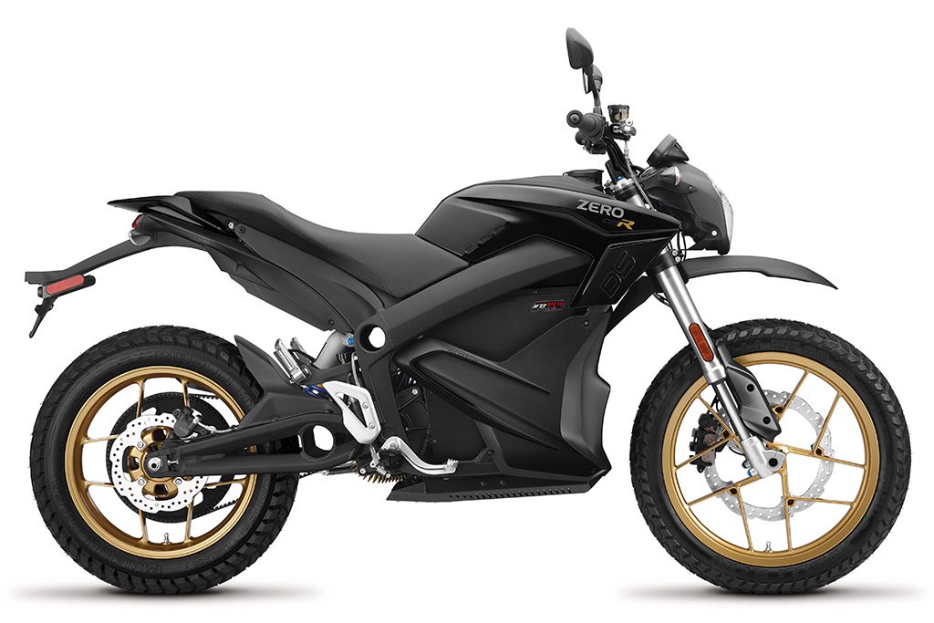 Zero DSR är Zero Motorcycles top of the line med 157 Nm i vrid, ett batteri på 14,4 kWh och en räckvidd på upp till 26 mil. 6 kW inbyggd snabbladdning finns nu som tillval. 0-100 går på 3 sekunder och du har all kraft tillgänglig överallt oavsett hastighet.
