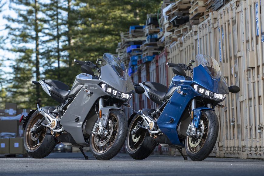 Zero SR/S finns i färgerna Cerulean Blue och Skyline Silver. Foto: Kevin Wing, Zero Motorcycles.